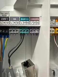 Arbeitsbeispiel: Anschlussklemmen